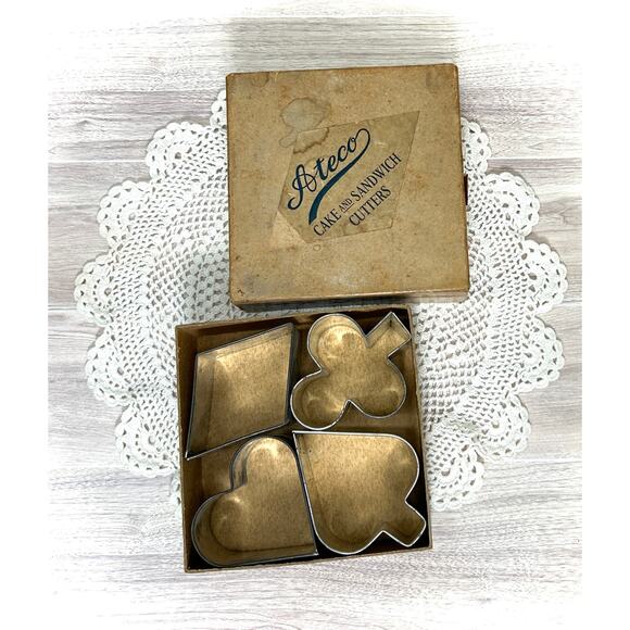 VTG ATECO Cake & Sandwich Cutters - Card Suits, Poker ♦️♣️♥️♠️ Bridge + Box - Picture 1 of 7